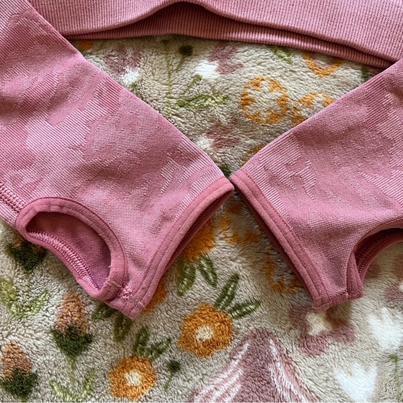 🩷Gymshark Pink Camo Cropped Top - Picture 6 of 8